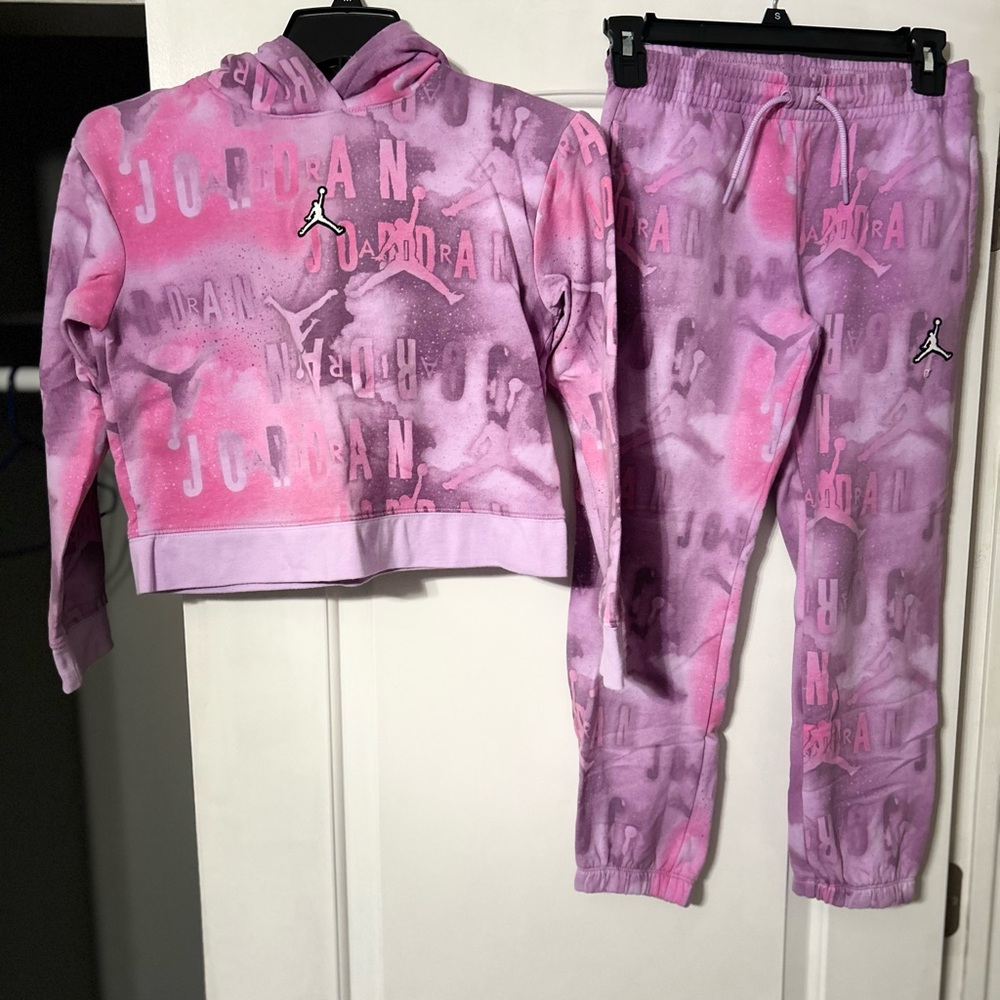 Jordan jogging suit size M